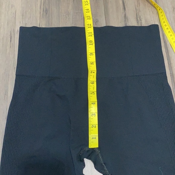 5 for $25 Gymshark high waist leggings black - Picture 7 of 9